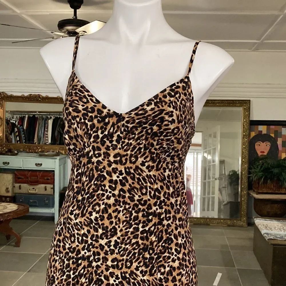 Dress - Picture 3 of 11